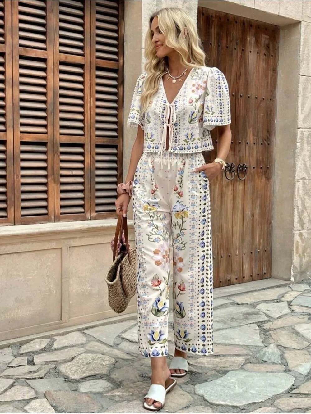 N/A effortlessly chic